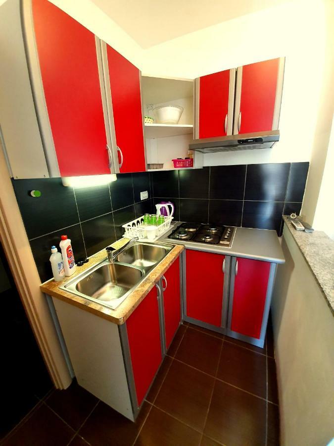 Apartments Lara Drvenik  Ngoại thất bức ảnh