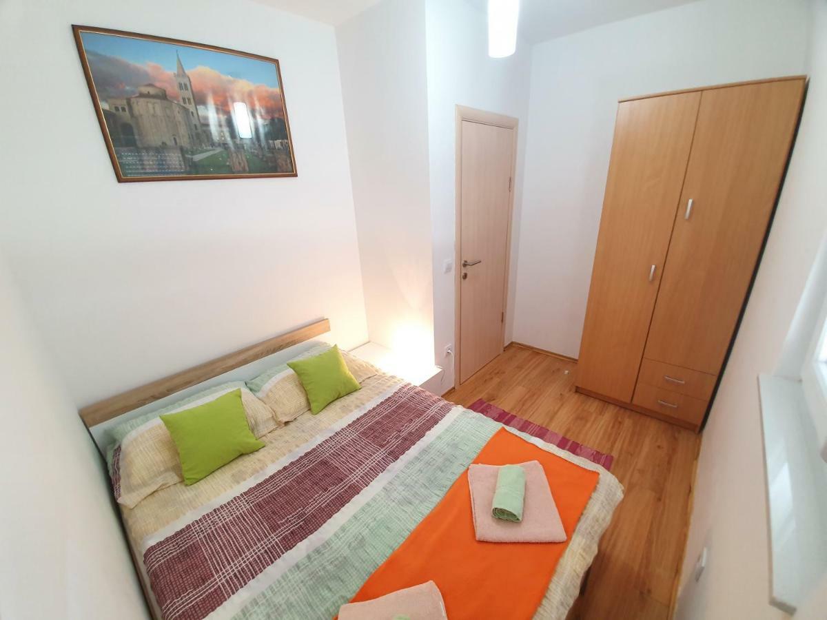 Apartments Lara Drvenik  Ngoại thất bức ảnh