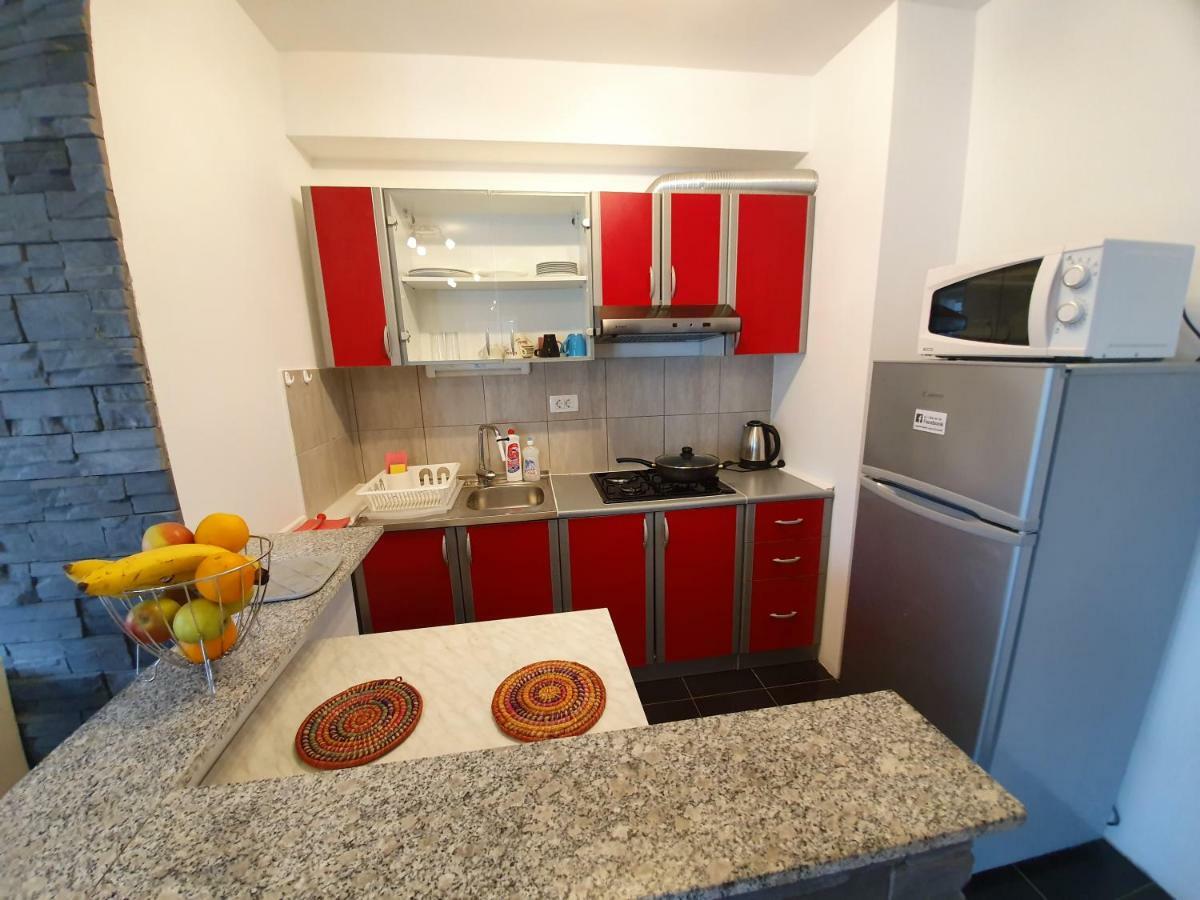Apartments Lara Drvenik  Ngoại thất bức ảnh