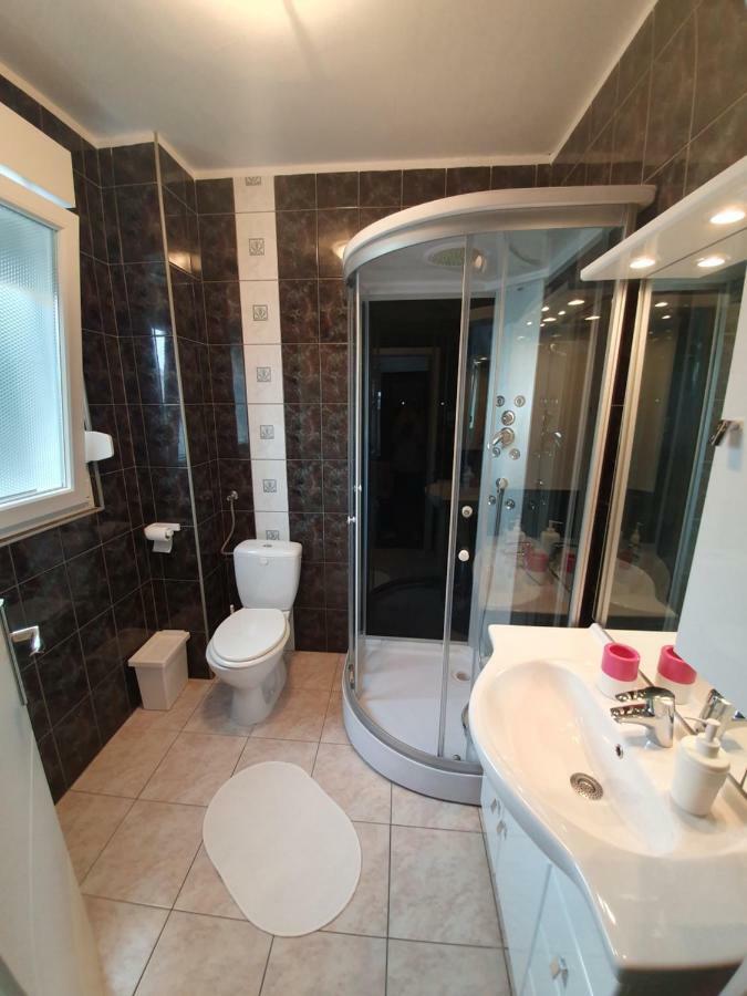 Apartments Lara Drvenik  Ngoại thất bức ảnh