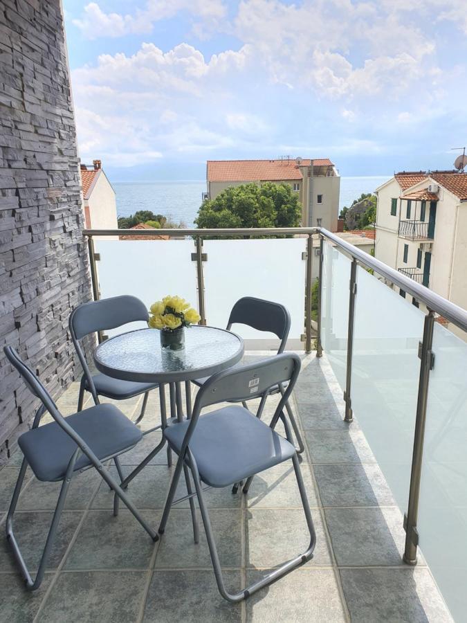 Apartments Lara Drvenik  Ngoại thất bức ảnh